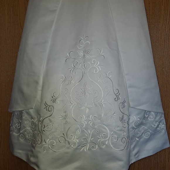 David's bridal wedding dress size 5 - 7 - Picture 2 of 15